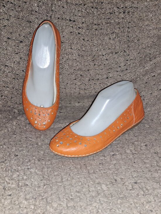 Teemix Shoes - TEEMIX-Orange Perforated Leather Flats-Rubber Outsole-Vintage-Sz 38-Near Mint